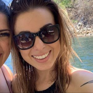 Meet your Posher, Cassi